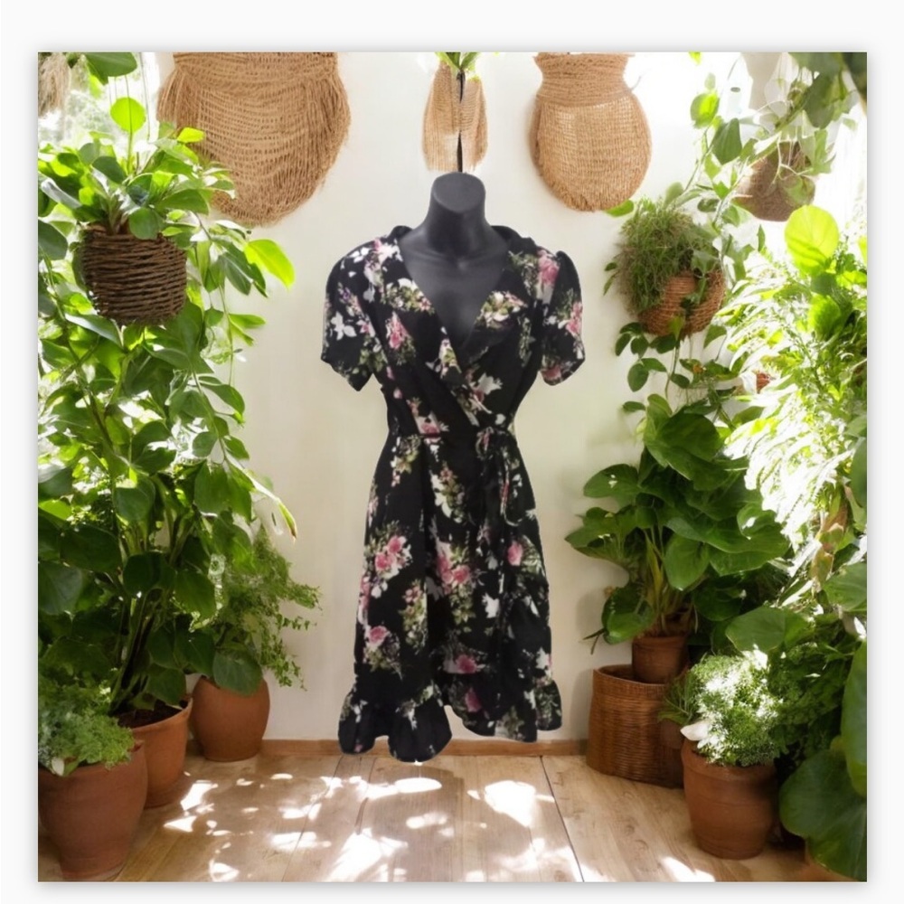 Boutique-Floral Flounce Short Sleeve Wrap Midi Dress-Black-Pink-Multi-NWOT-SzM🌸​ - Picture 2 of 10